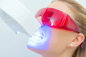 کلینیک دندانپزشکی خانوادگی مینا - عکس 2
