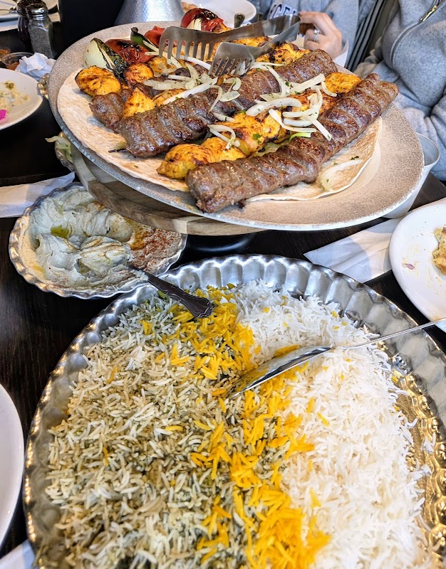 نون و کباب هایوود - عکس 3